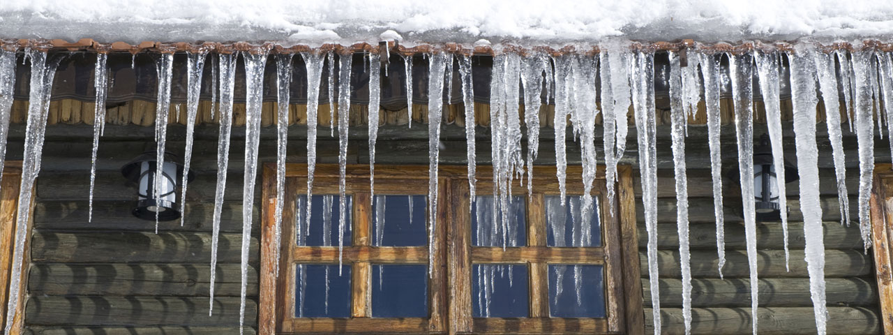 spray foam prevents ice dams by providing proper insulation in Ottawa attic spaces